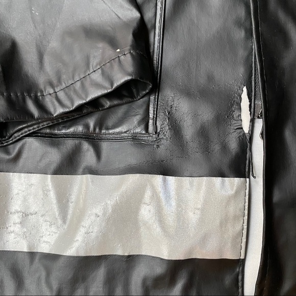 Horze Rain Coat - Picture 3 of 8